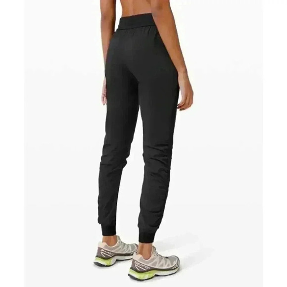 Lululemon Beyond the Studio Jogger Women’s Size 2 in Black - Picture 5 of 11